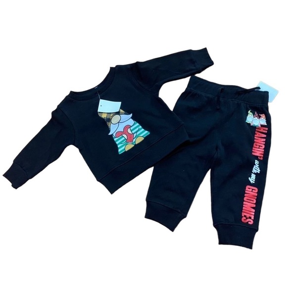 ✨NEW✨ NWT Hanging With My Gnomies Christmas - Picture 1 of 6